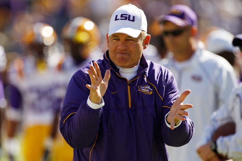 ORG XMIT: 101592885 BATON ROUGE, LA - NOVEMBER 06:  Head coach Les Miles of the Louisiana...