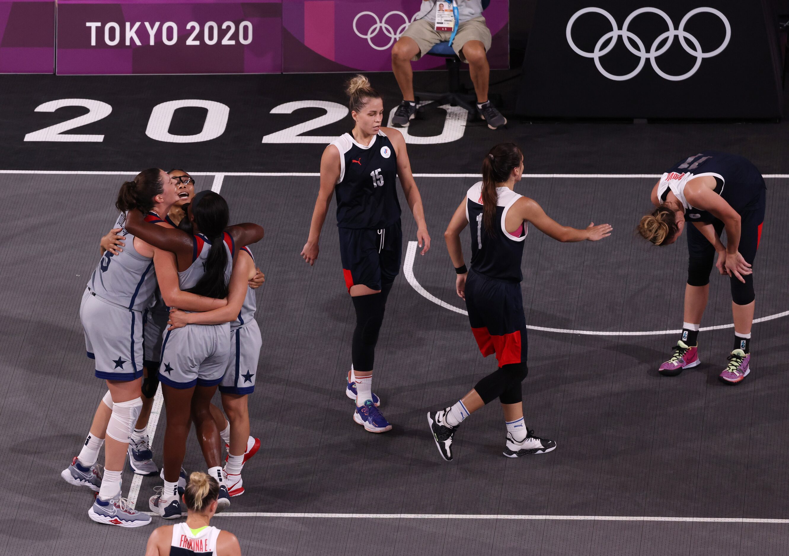 USA’s  Stefanie Dolson (13), Allisha Gray (15), Jacquelyn Young (8), and Kelsey Plum (5)...