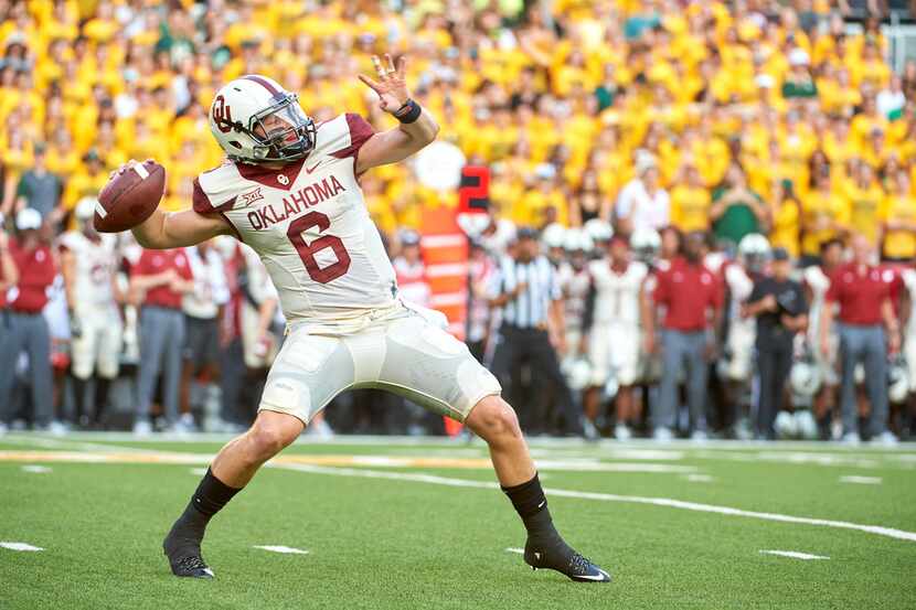 WACO, TX - SEPTEMBER 23:  Baker Mayfield #6 of the Oklahoma Sooners drops back to pass...