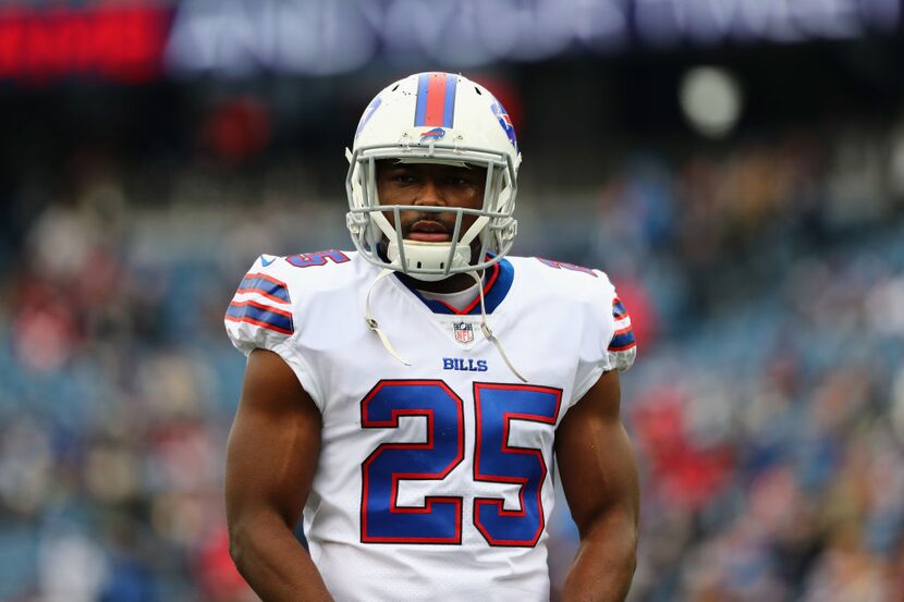 FOXBORO, MA - DECEMBER 24:  LeSean McCoy #25 of the Buffalo Bills warms up before the game...