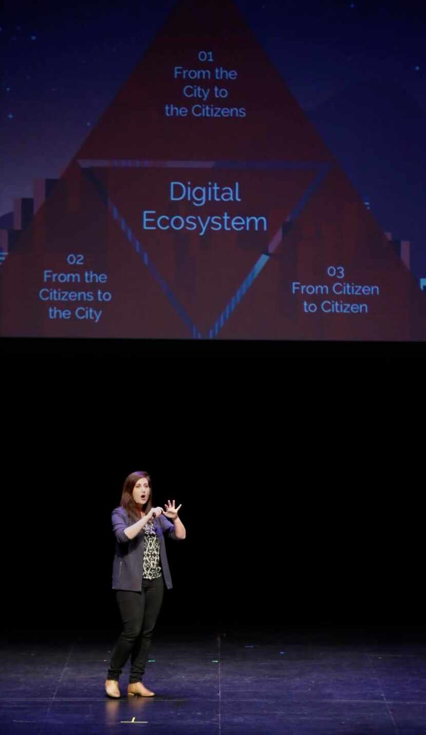 
Keynote speaker Rahaf Harfoush, digital anthropologist, talks about The Innovative City...