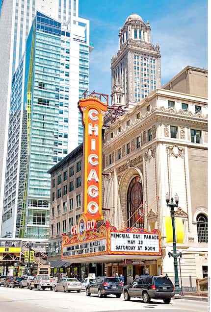 El Chicago Theatre fue construido en 1921 y es uno de los íconos de la ciudad. Ha albergado...