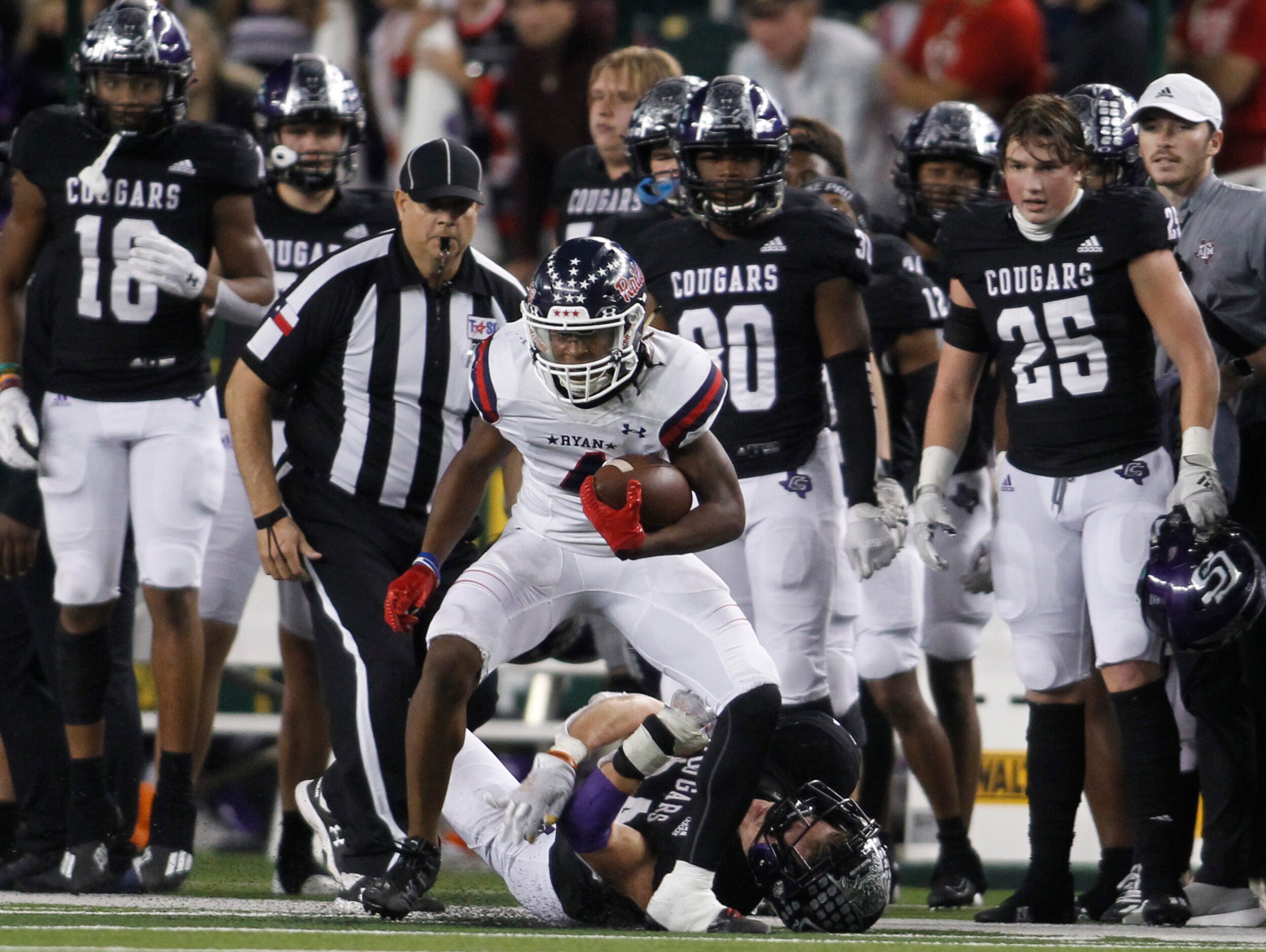 Denton Ryan receiver Jordan Bailey (4) makes a cut as College Station linebacker Jaxson...