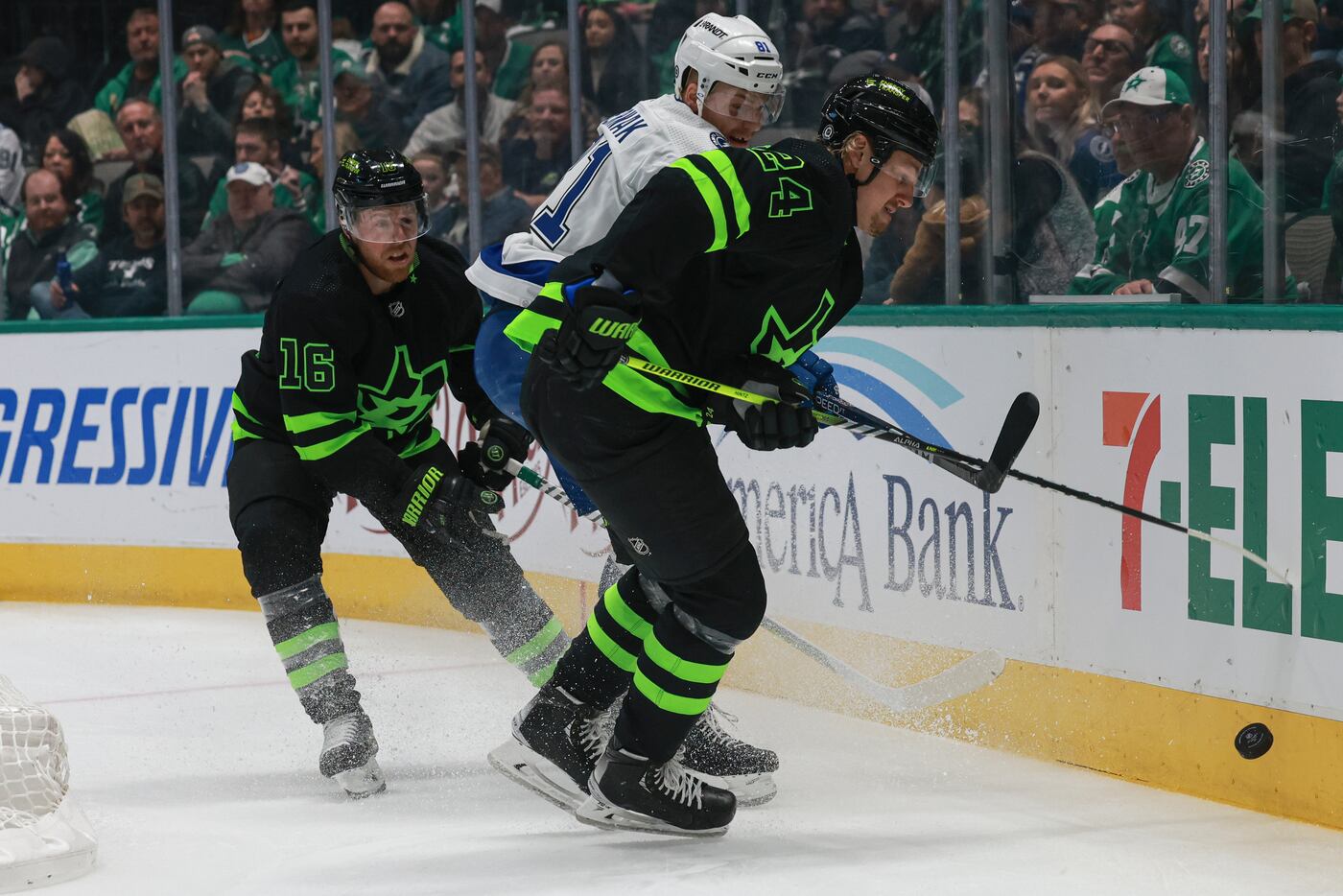 Tough way to go:' Late Lightning goal nixes Scott Wedgewood's strong effort  in Stars loss