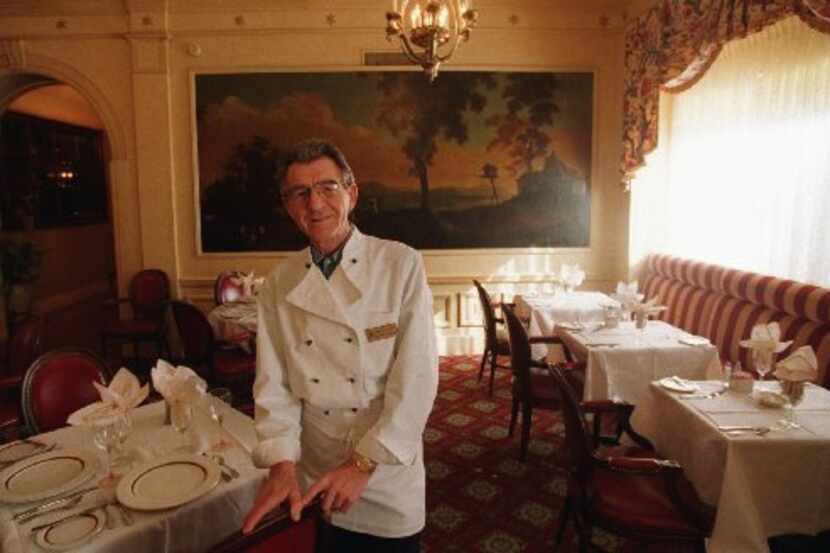 Ewald Scholz at his restaurant at The Stoneleigh Hotel in 1995. (File Photo)