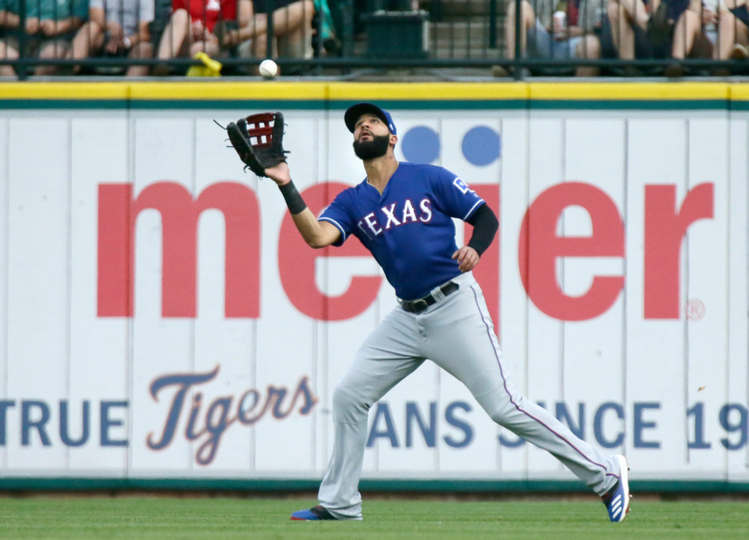 DETROIT, MI - JUNE 26:  Right fielder Nomar Mazara #30 of the Texas Rangers catches a fly...