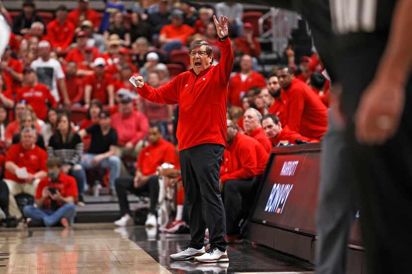 Texas Tech coach Mark Adams yells to players during the second half of the team's NCAA...