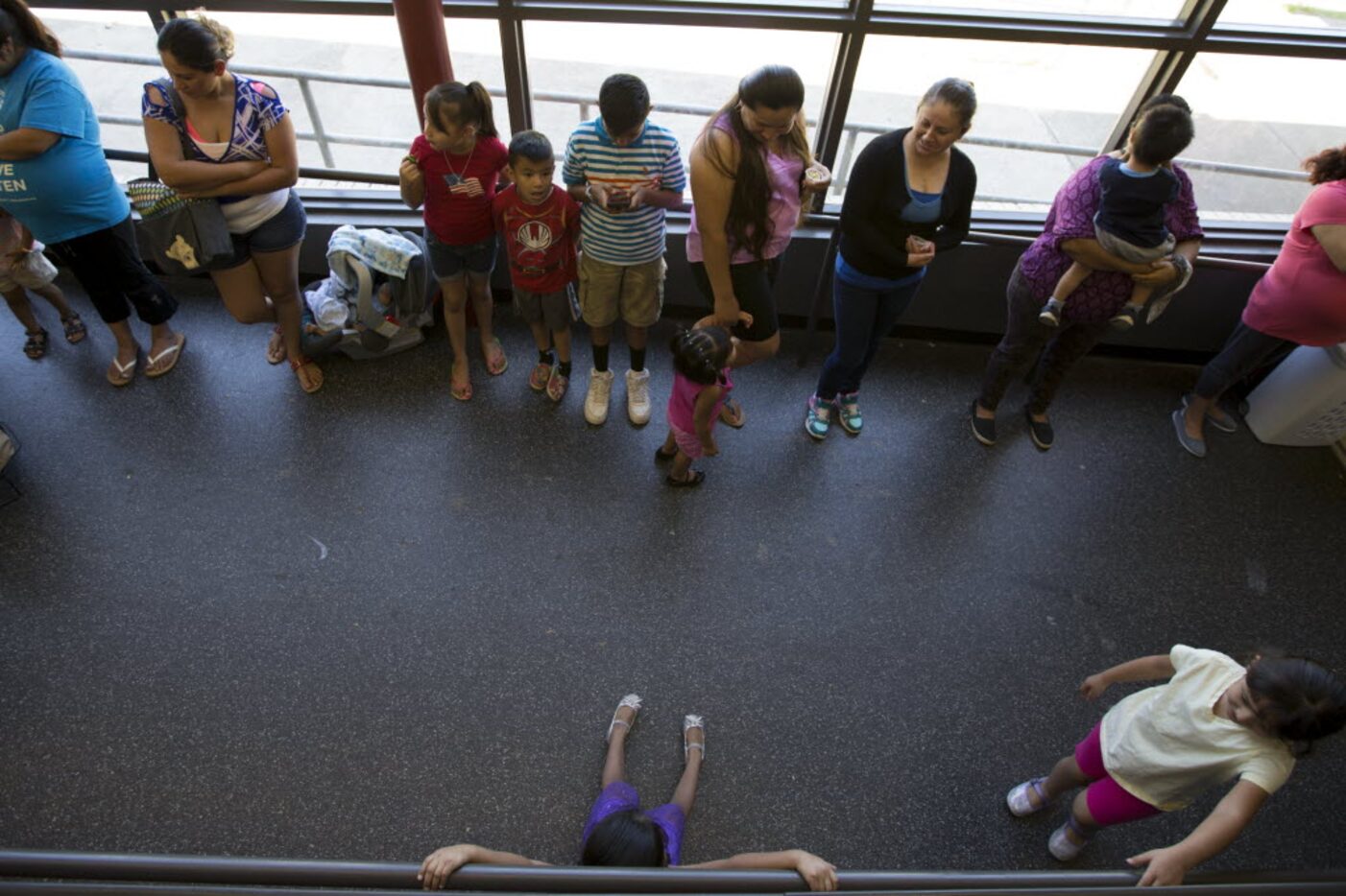 Parents line up at Brighter Bites. (Ting Shen/The Dallas Morning News)