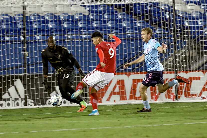 Ricardo Pepi (#9) shoots against Forward Madison keeper Brian Sylvestre in the North Texas...