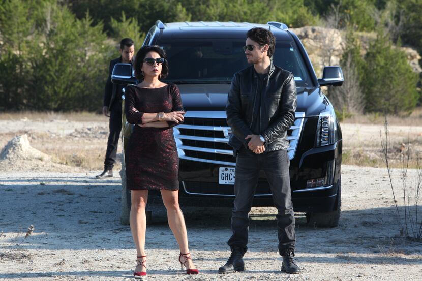 Camila (Vernoica Falcon) and James (Peter Gadiot) in "Queen of the South."