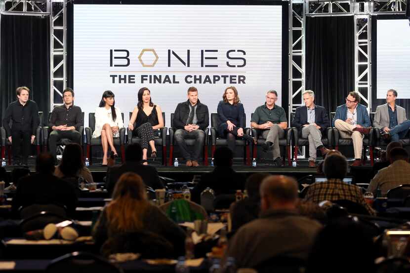 Equipo del show 'Bones' durante un conversatorio en el Langham Hotel en enero de 2017 en...