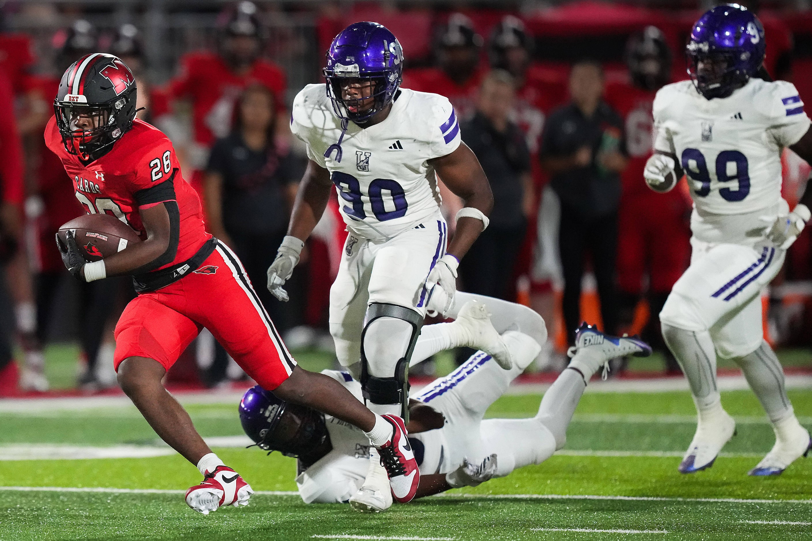 Melissa running back Zayd Shaheed (28) races through the Anna defense during the second half...