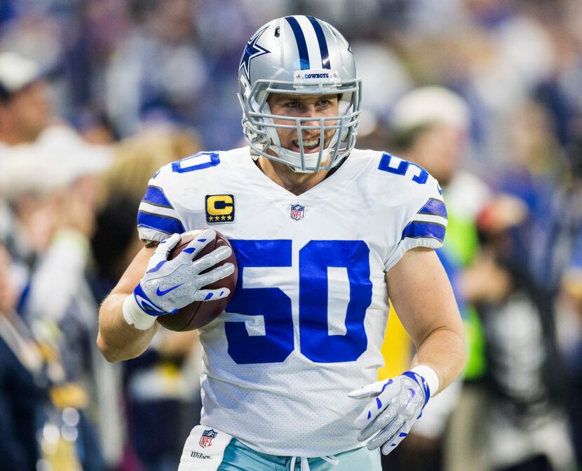 Dallas Cowboys outside linebacker Sean Lee (50) warms up before an NFL game between the...