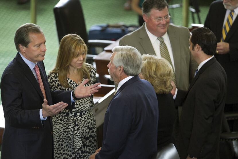 Lt. Gov. David Dewhurst made his point with state senators on the floor Tuesday before the...