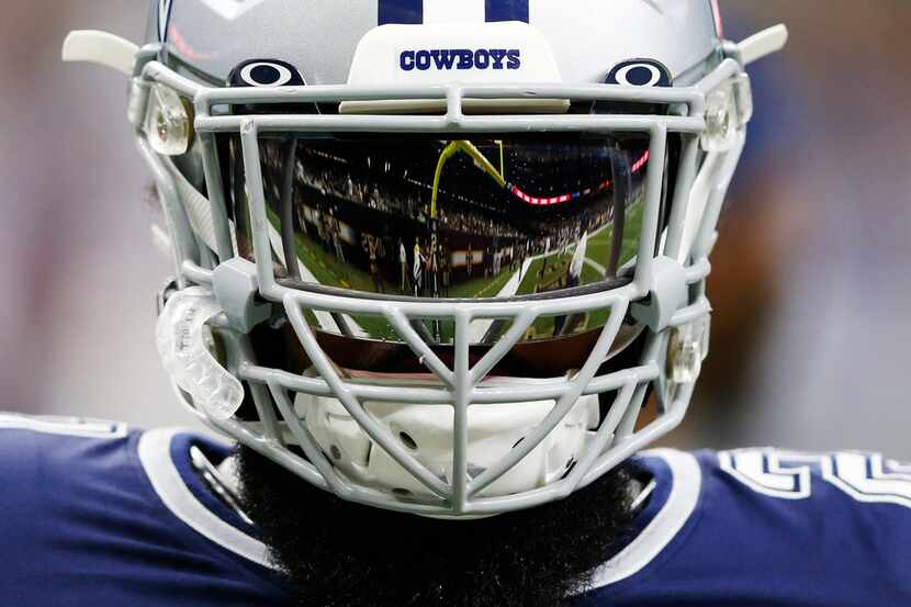 Dallas Cowboys running back Ezekiel Elliott (21) during warmups before a game against the...