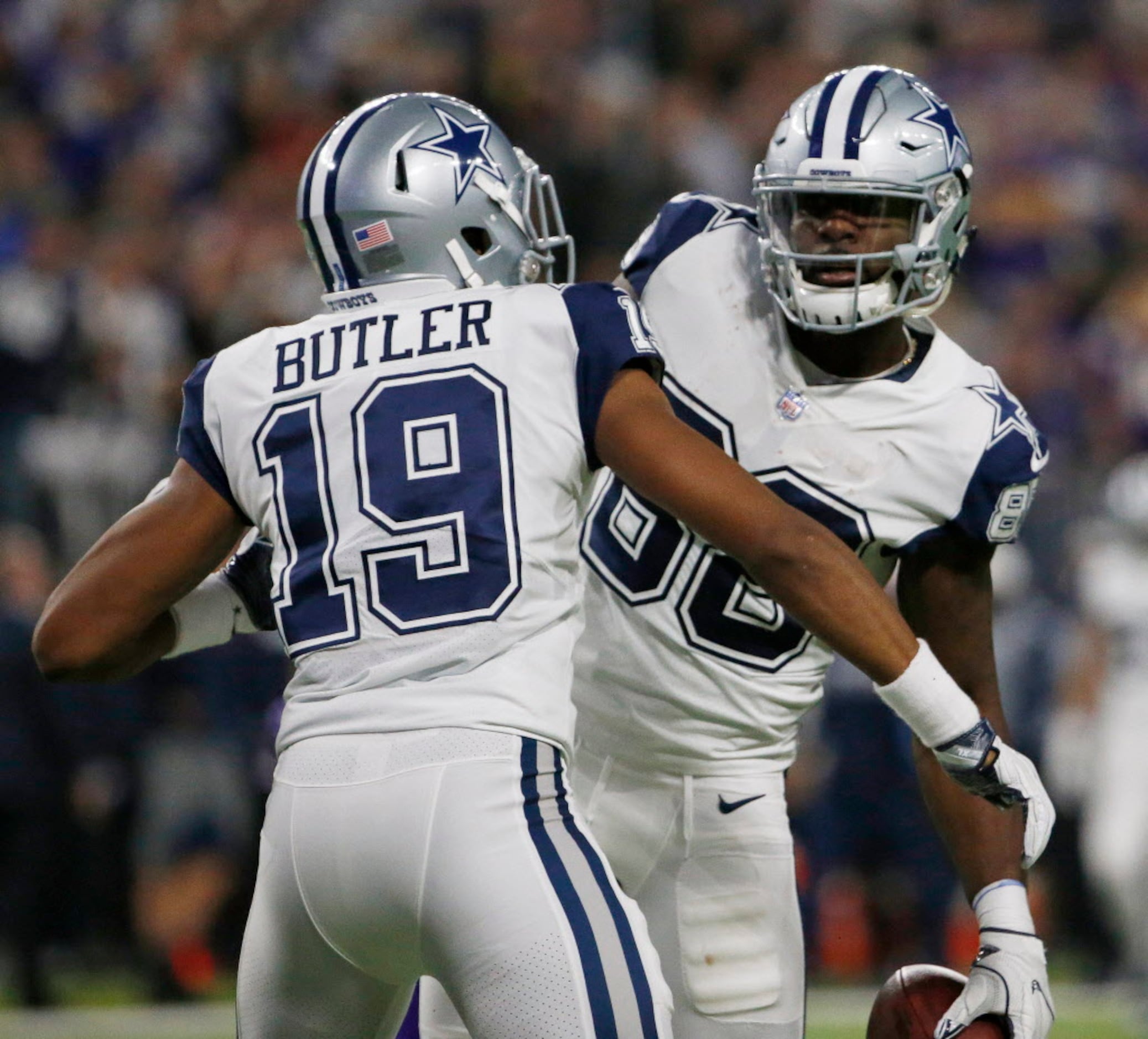 2 biggest X-factors for the Cowboys against the Buccaneers