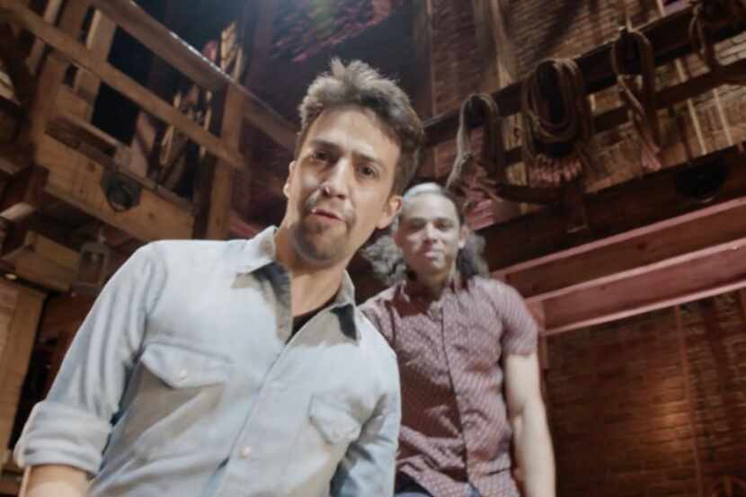 Los actores Lin-Manuel Miranda y Anthony Ramos de la obra Hamilton participan en un anuncio...