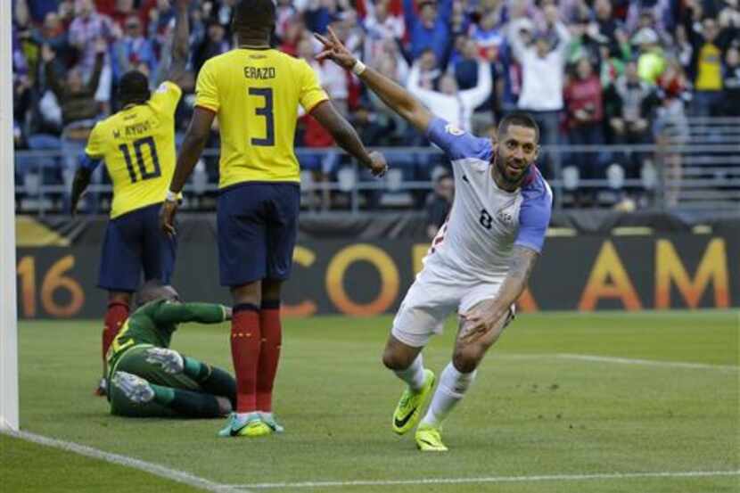 Clint Dempsey celebra su gol ante Ecuador el jueves en Seattle. Foto AP

