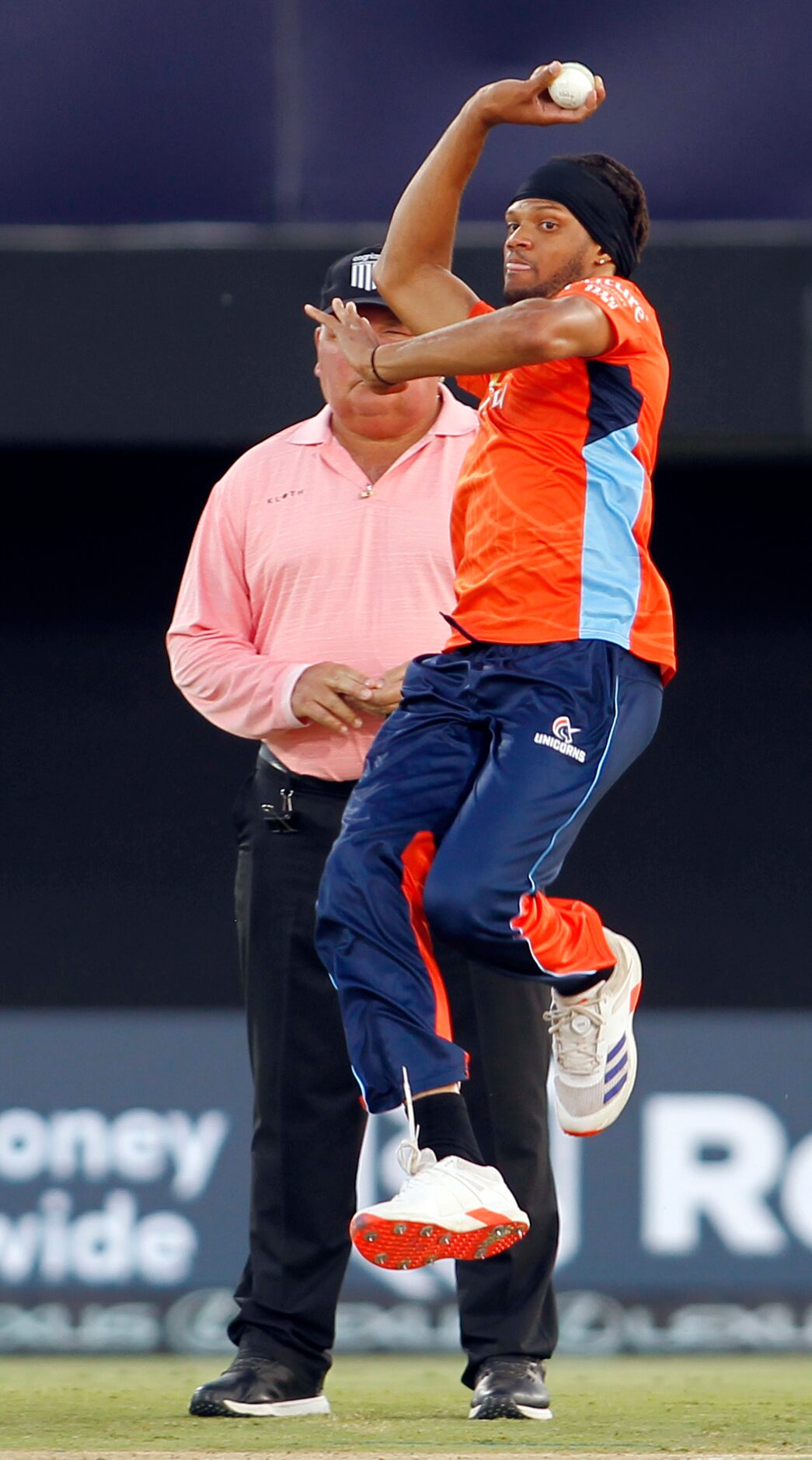 San Francisco Unicorns bowler Juanoy Drysdale (5) prepares to deliver the ball to a...