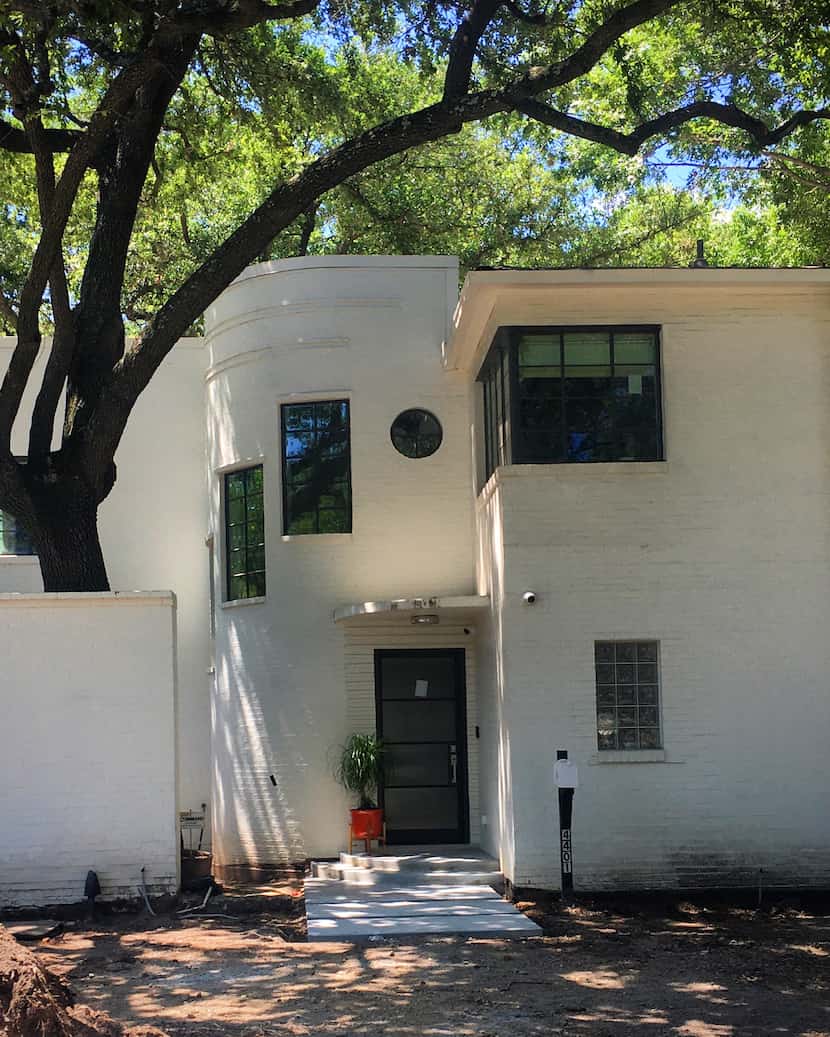 One of the two remaining streamline moderne residences in the Park Cities: 4401 Beverly...