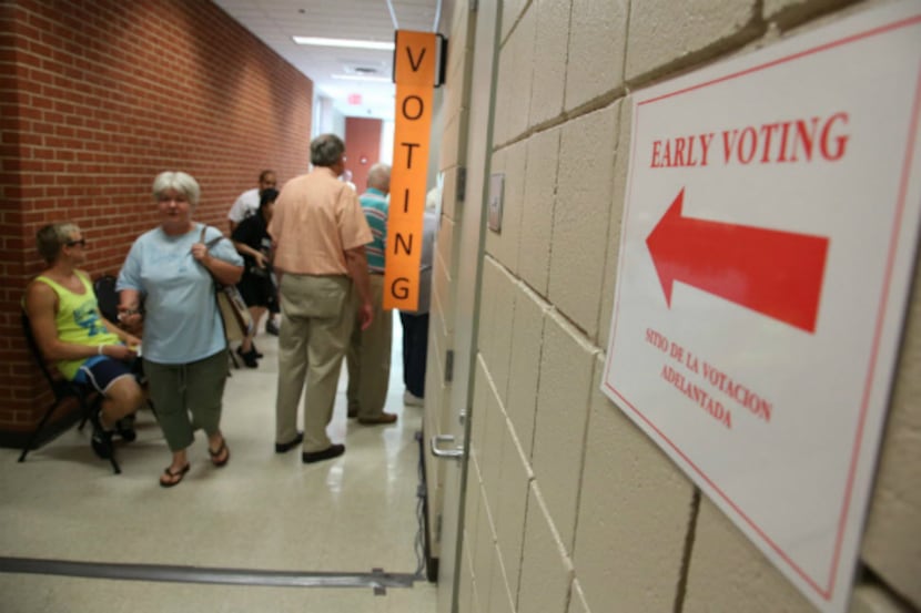 Early voting at Lake Highlands North Recreation Center in Dallas October 22, 2012. (Nathan...