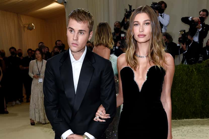 Justin Bieber y Hailey Bieber en la gala del Instituto del Vestido del Museo Metropolitano...