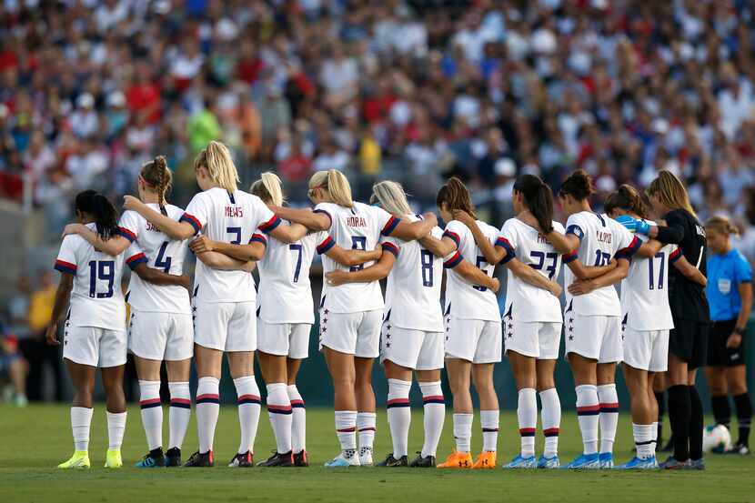 La selección femenina de Estados Unidos está unida en su lucha por obtener mejoras...