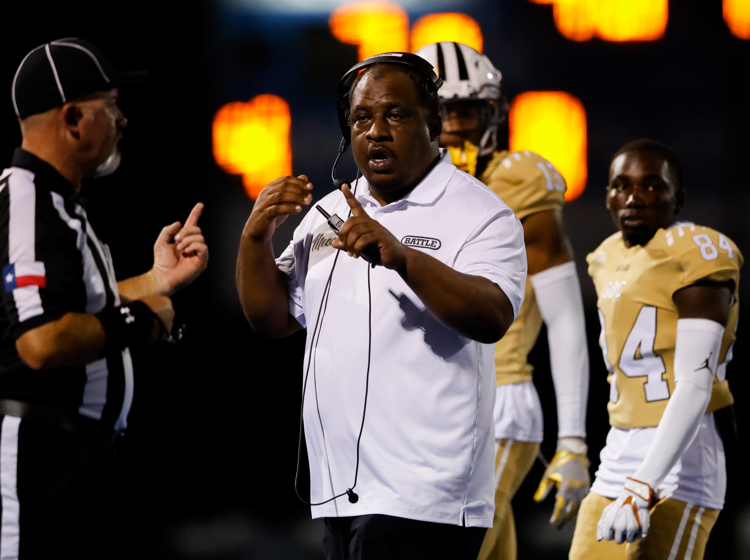 South Oak Cliff’s coach Jason Todd talks to a referee in the second quarter of a nondistrict...