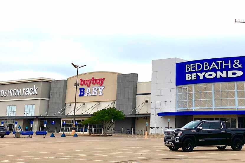 The Dallas Parkway shopping center was previously anchored by Bed, Bath & Beyond.