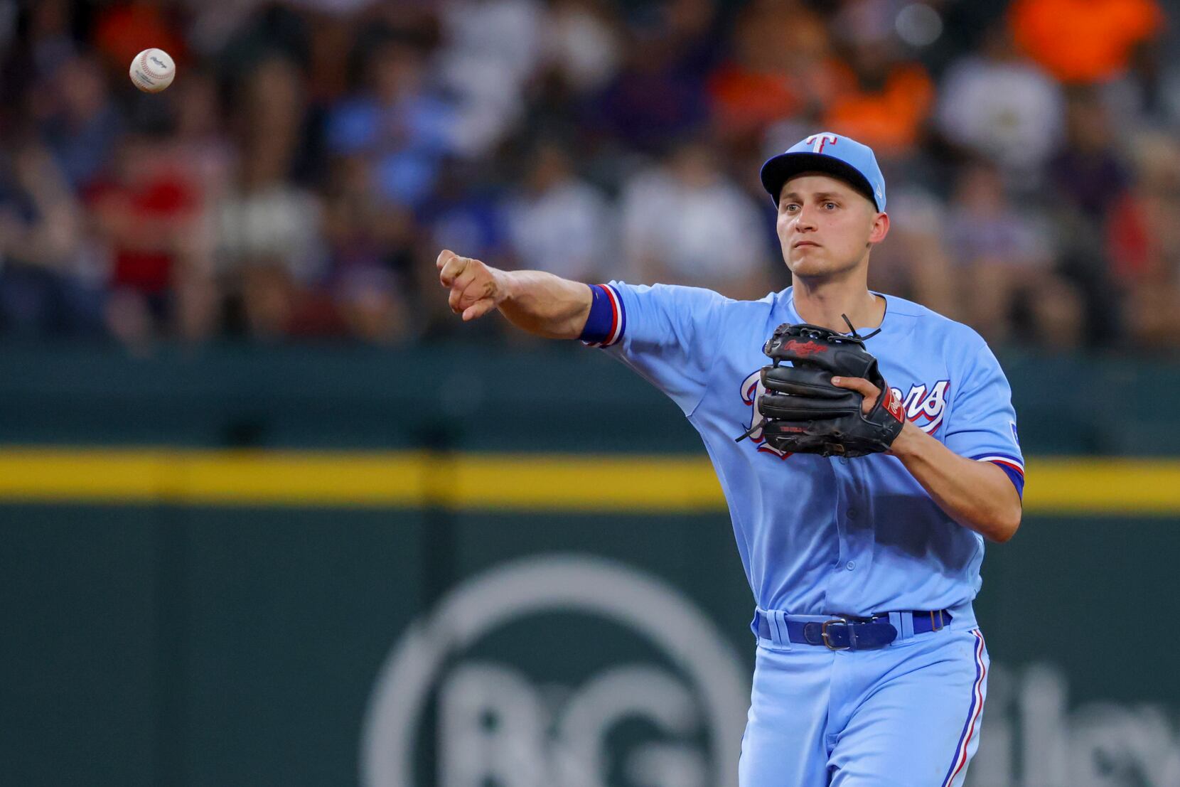 Rangers pitching falls victim to stacked Dodgers lineup, drops