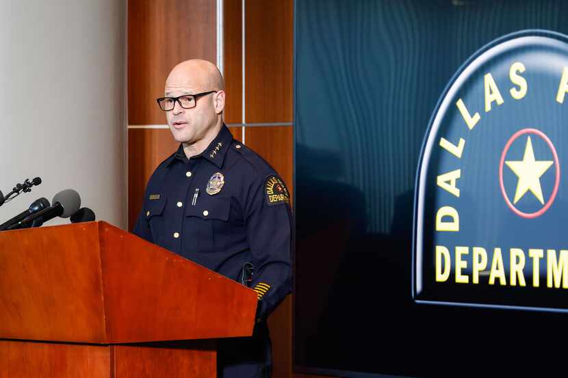 Eddie García, jefe del Departamento de Policía de Dallas, durante una conferencia de prensa...