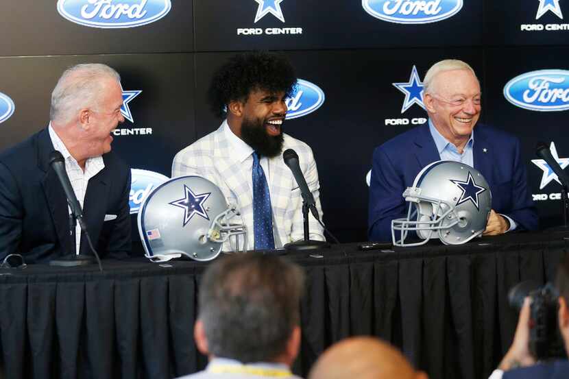 Dallas Cowboys executive vice president Stephen Jones, Dallas Cowboys running back Ezekiel...