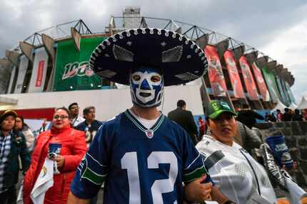 Los mexicanos siguen de cerca a varios equipos de la NFL y lo demuestra vistiendo los...