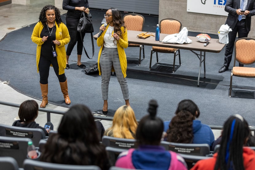 Dallas County Judges Stephanie Huff, left, and Shequitta Kelly mentor Dallas ISD area high...