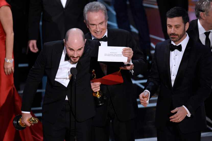Hubo un error e n la entrega a la mejor película y se premió a “La La Land” en lugar de...
