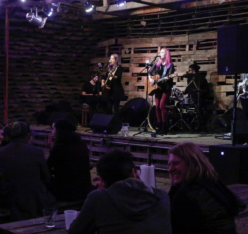 The singing duo Danni & Kris (Danni James, left, and Kris Williams) from Fort Worth perform...