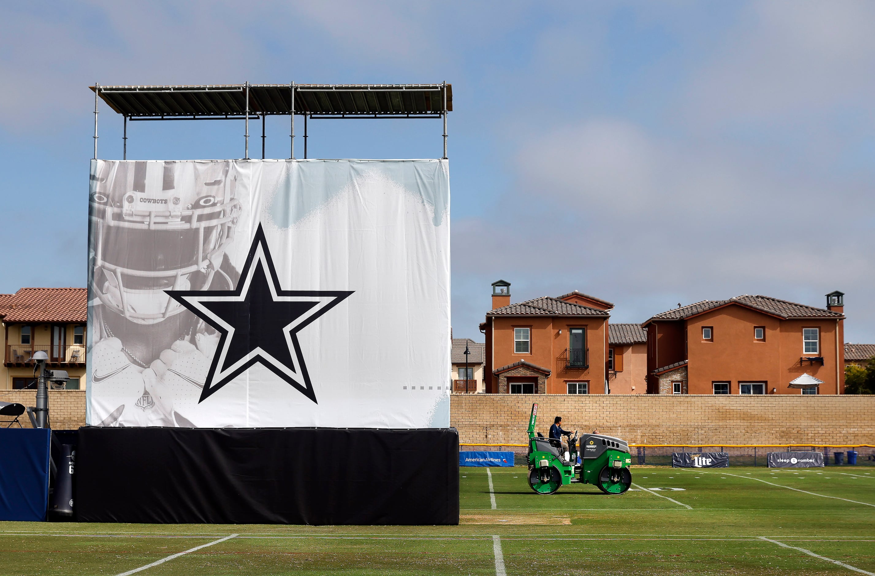 Lids Dallas Cowboys 24 x 18 Little Fans At Play Yard Sign