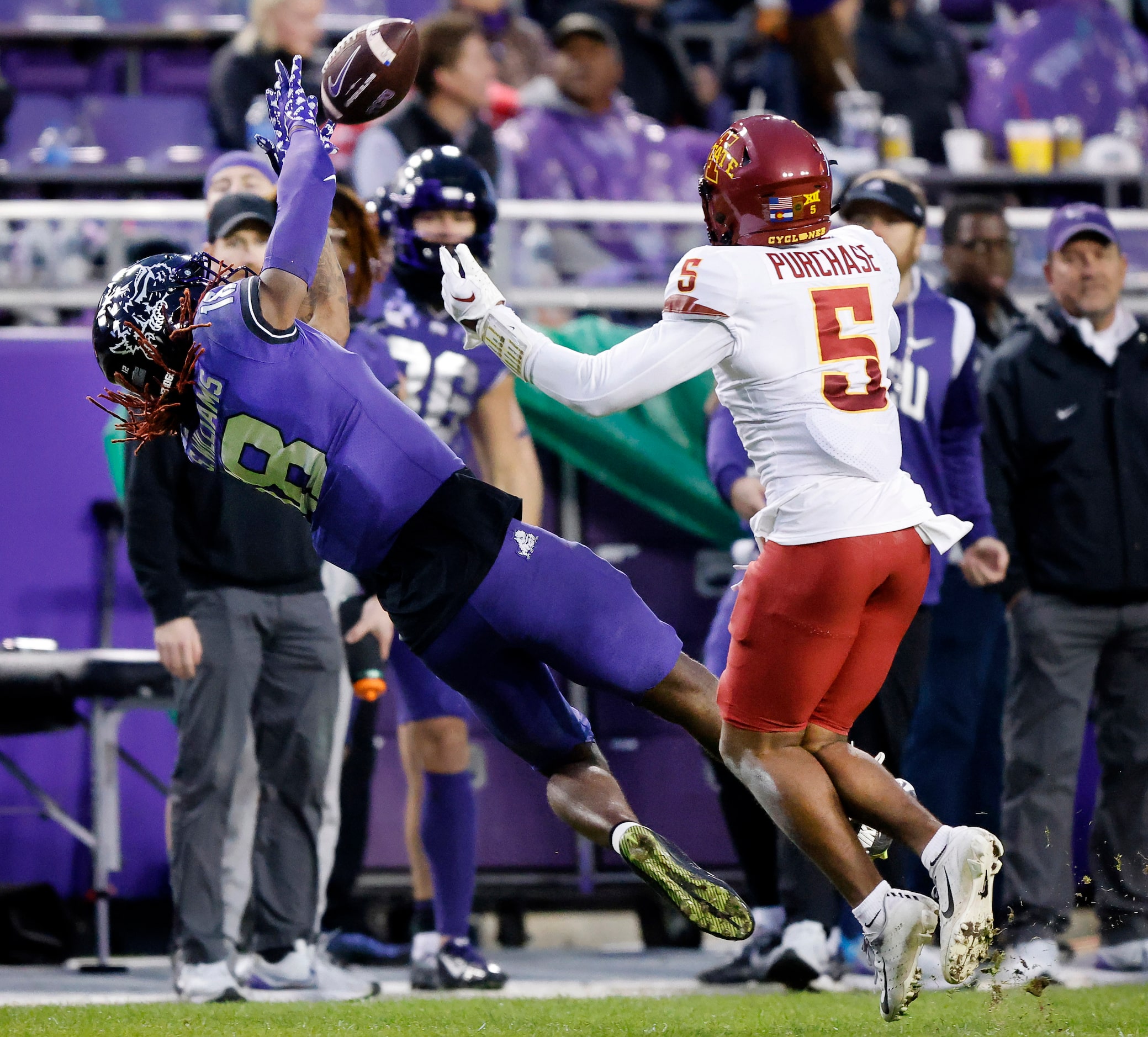 TCU Horned Frogs wide receiver Savion Williams (18) catches a long pass in the third quarter...