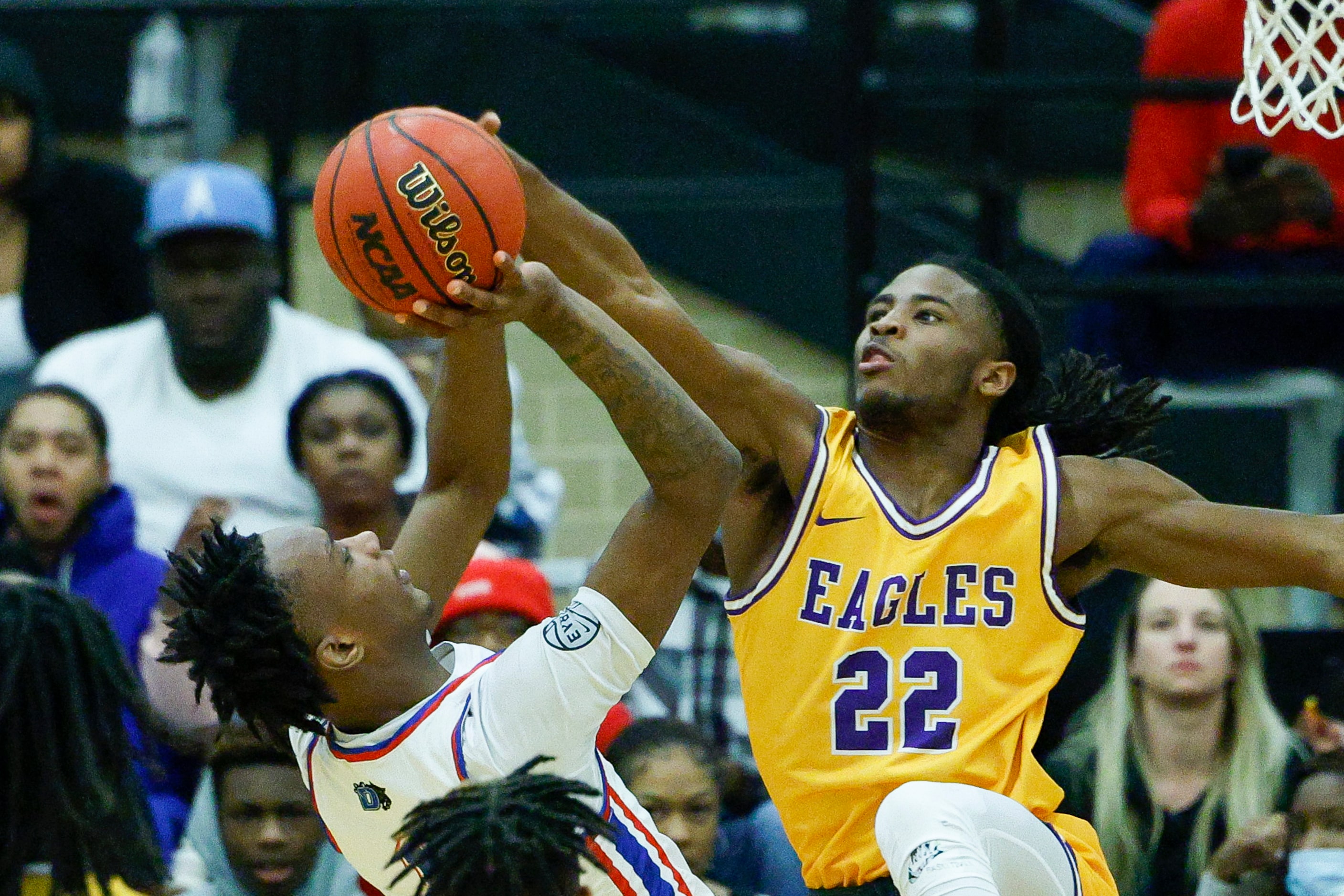 Richardson guard Cason Wallace (22) blocks the shot of Duncanville forward Ron Holland (1)...