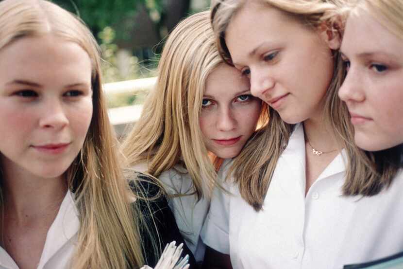 Leslie Hayman, Kirsten Dunst, Hanna Hall and Chelse Swain in The Virgin Suicides.