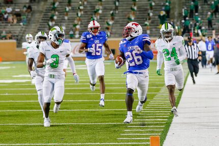 SMU running back Ulysses Bentley IV (26) runs for a touchdown during a game against North...