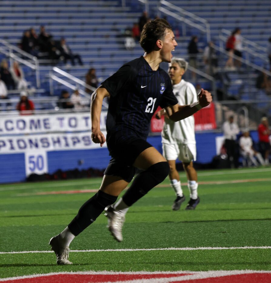  Midlothian forward Ayden Hildreth (21) reacts after scoring a goal in the second half of...