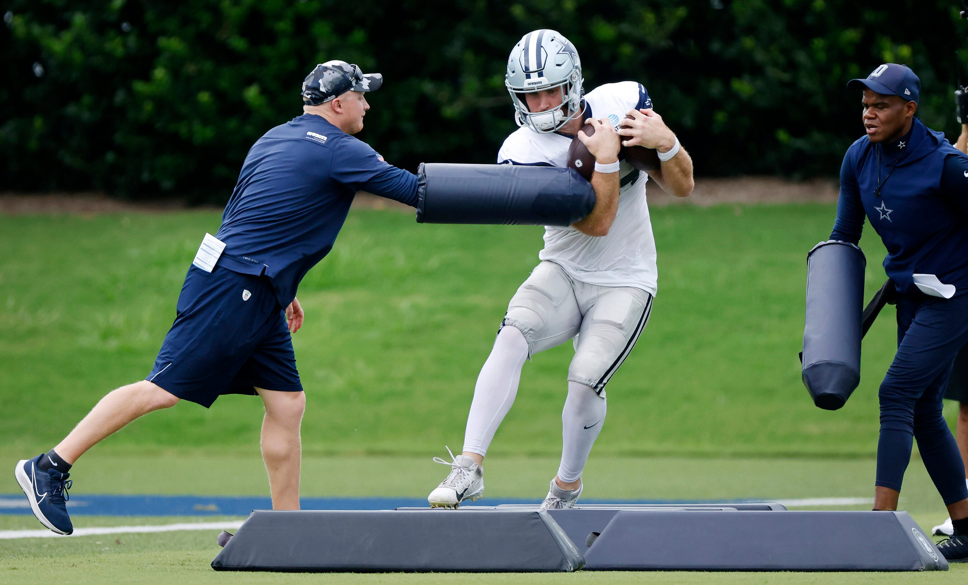 Dallas Cowboys tight end Dalton Schultz (86) runs through drills during practice at The Star...