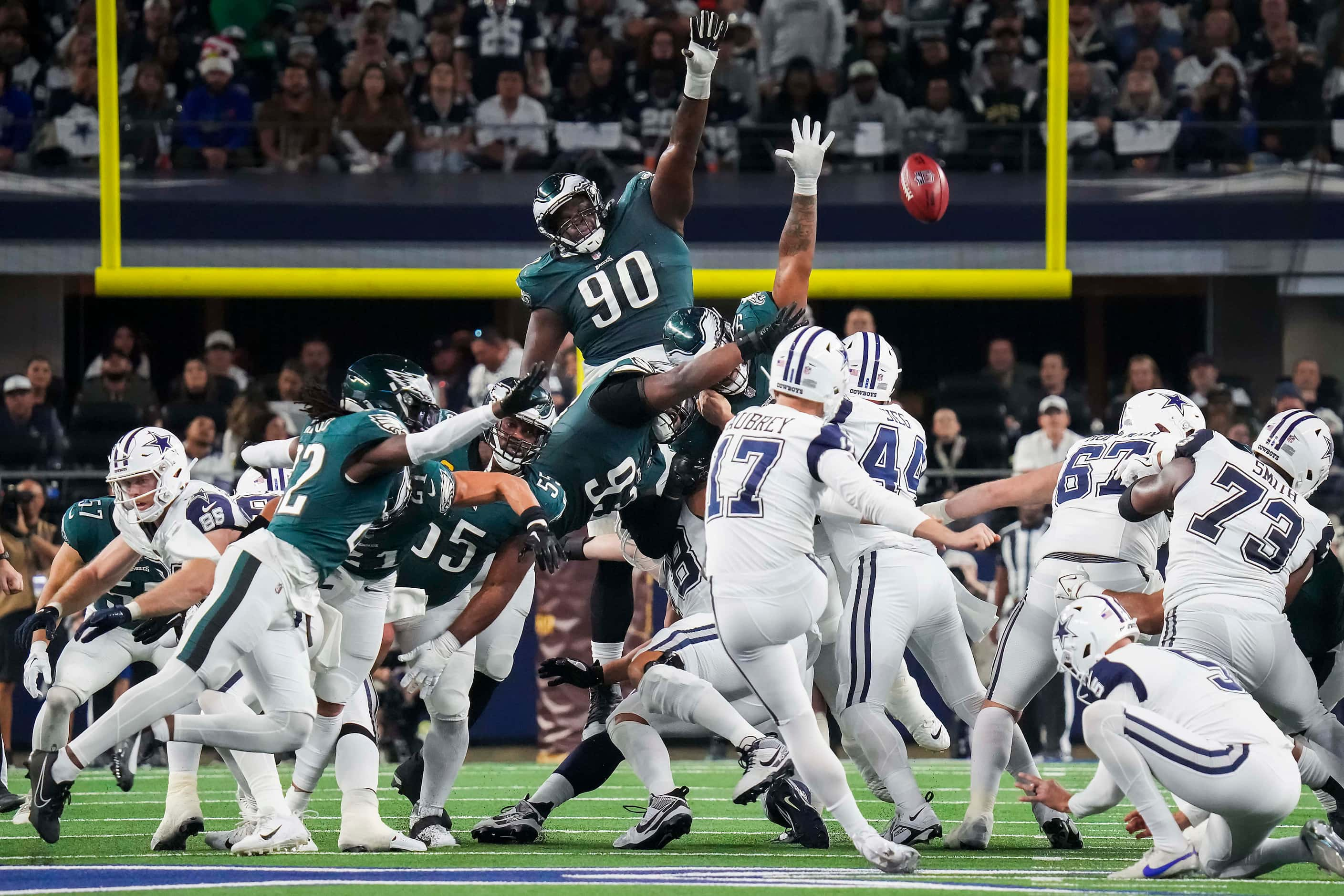 Dallas Cowboys place kicker Brandon Aubrey (17) kicks a 59-yard field goal during the third...