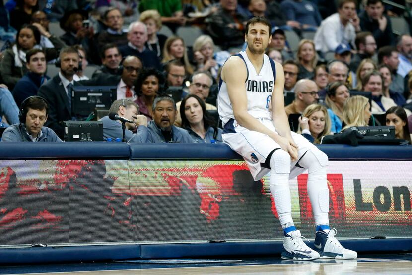 Dallas Mavericks center Andrew Bogut waits to enter the game against Phoenix Suns during the...