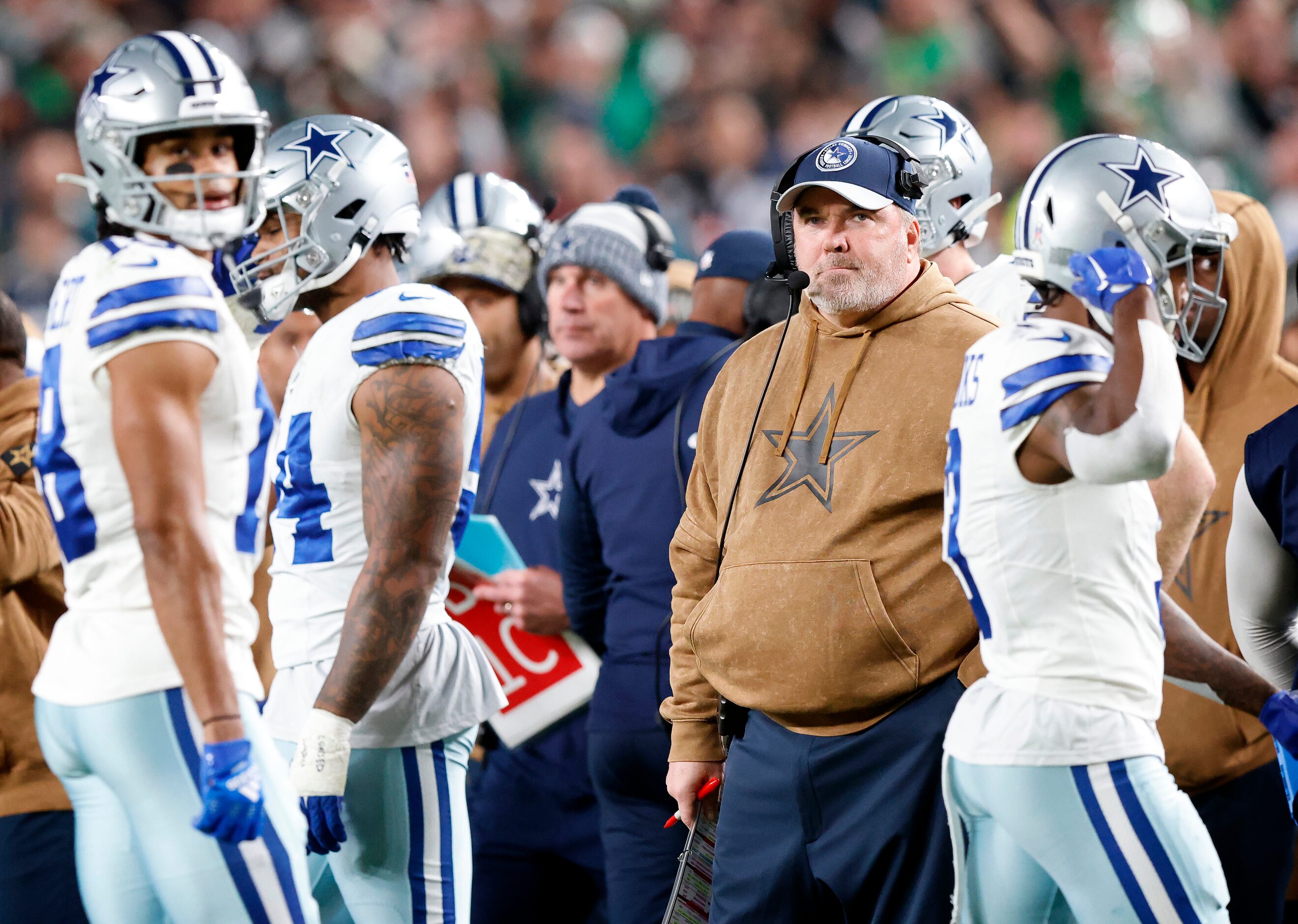 Dallas Cowboys head coach Mike McCarthy reacts after a review on tight end Luke...