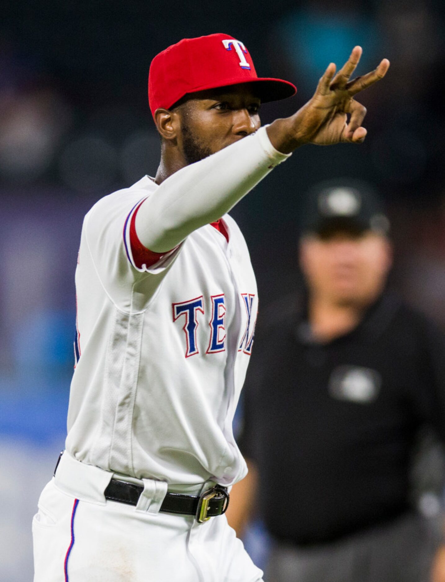 Texas Rangers shortstop Jurickson Profar (19) celebrates a triple play during the fourth...