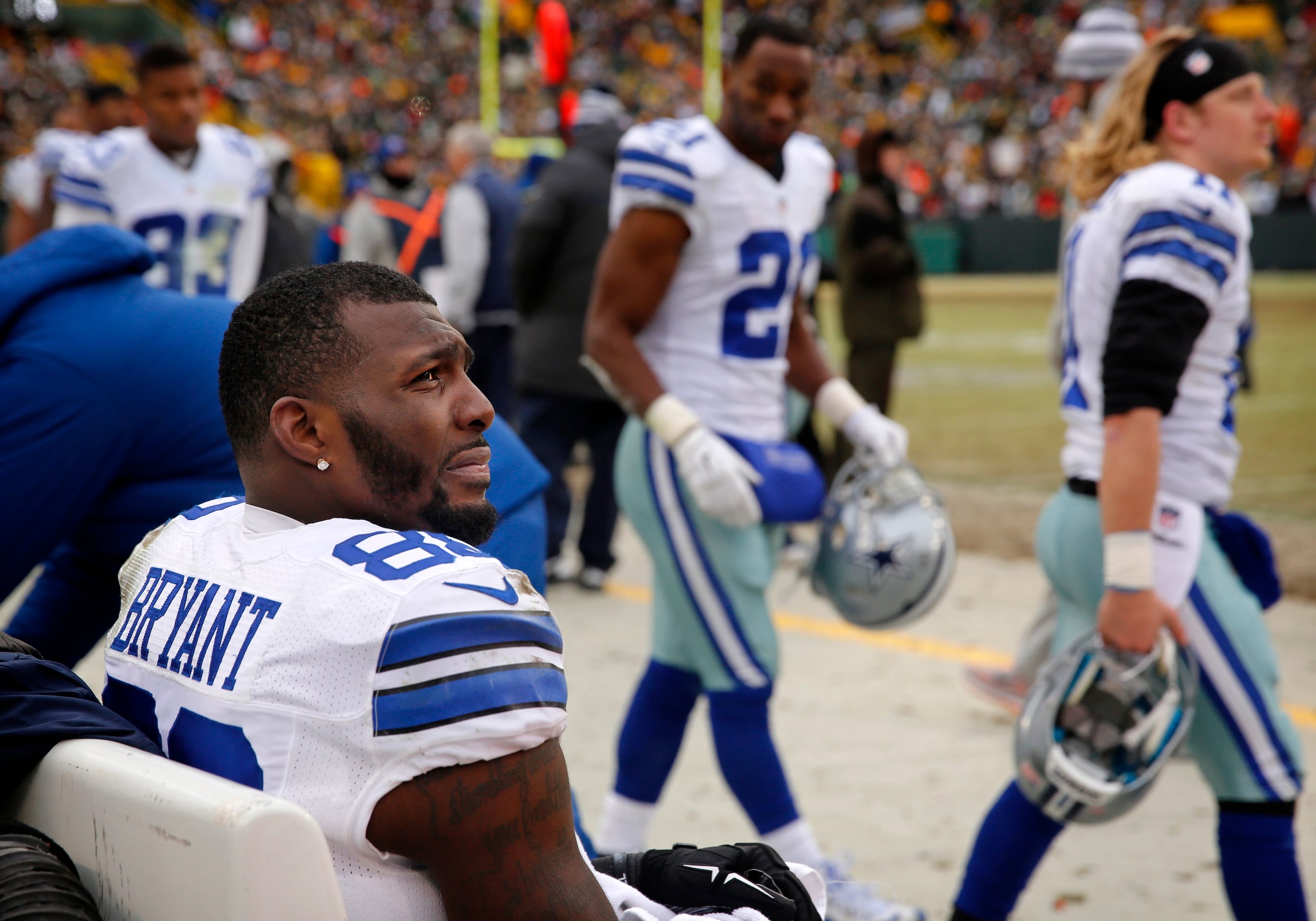 Report: Cowboys' Dez Bryant questioned in 2011 incident at Wal-Mart