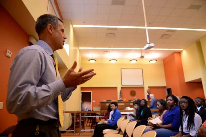 
Deputy City Manager Greg Porter gives a history of Cedar Hill during a Mayor's Teen Council...