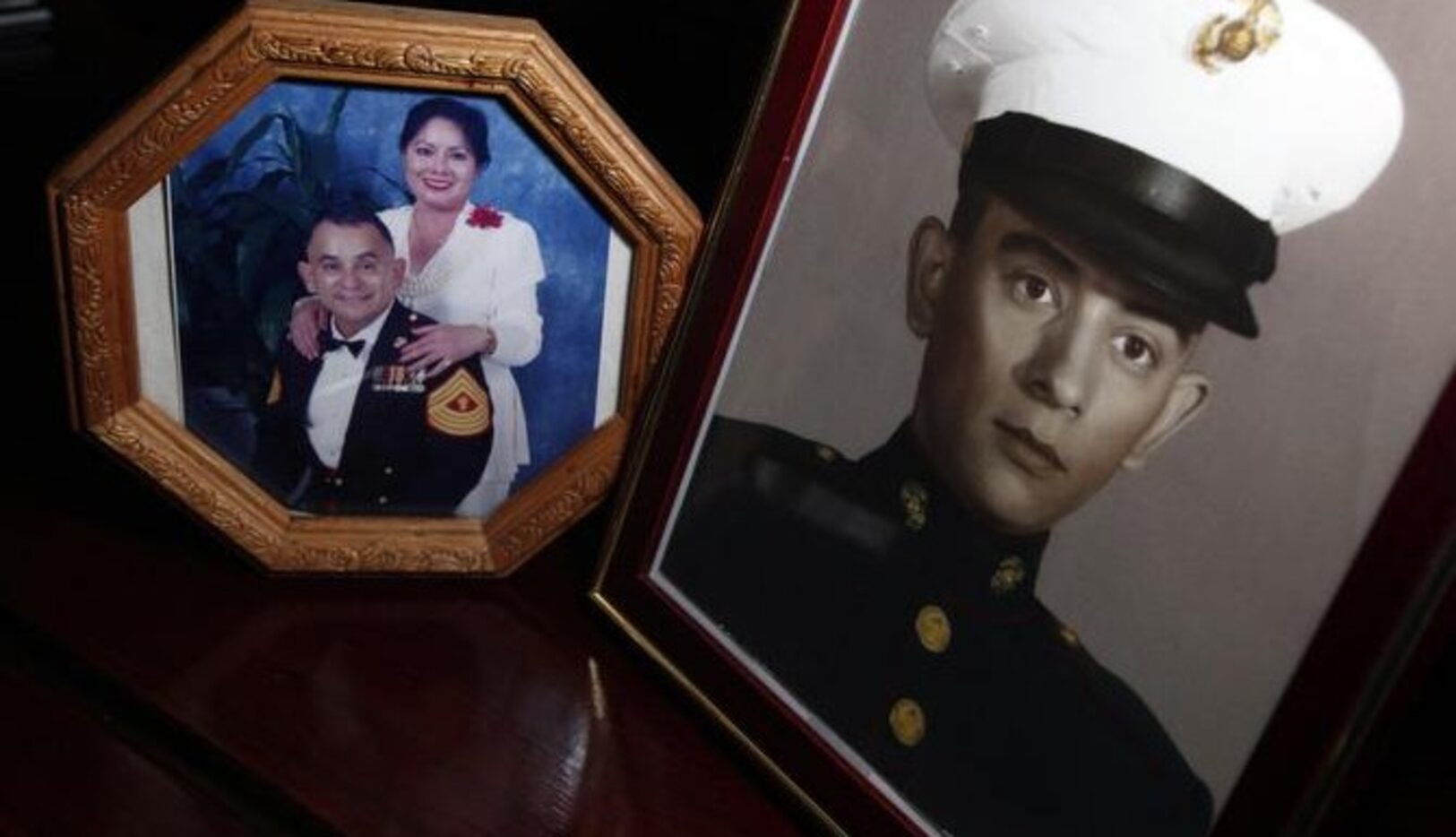 Estas fotos muestras a Marcelino Luna en varias etapas de una carrera militar que se...